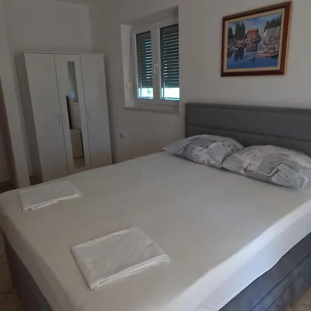 Ferienhaus Lucic - - Zadar